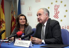 El Conseller, Rafael Blasco, con la President de la FVMP, Elena Bastidas